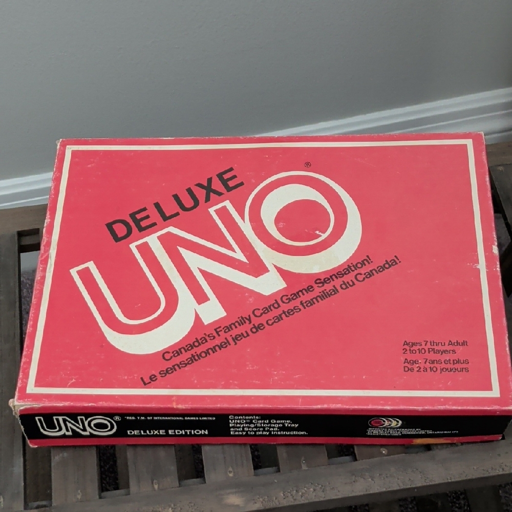 Vintage Uno Deluxe Edition Card Game
